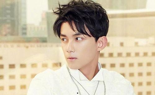 赵露思在圈内人爆料,揭秘明星背后的真实故事  第3张 赵露思在圈内人爆料,揭秘明星背后的真实故事  第3张