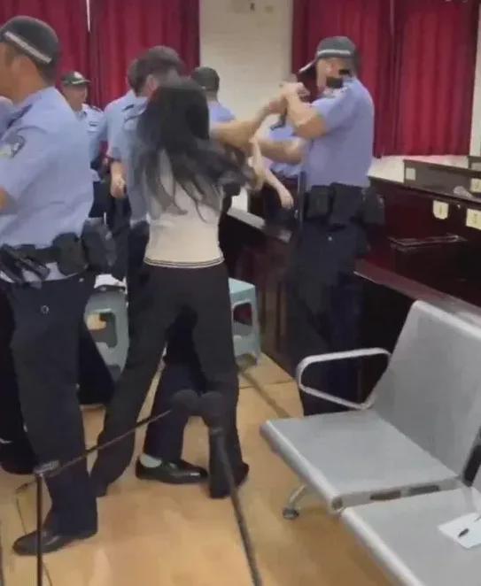 中石油女员工爆料新闻视频,揭露行业潜规则与职场困境  第2张 中石油女员工爆料新闻视频,揭露行业潜规则与职场困境  第2张