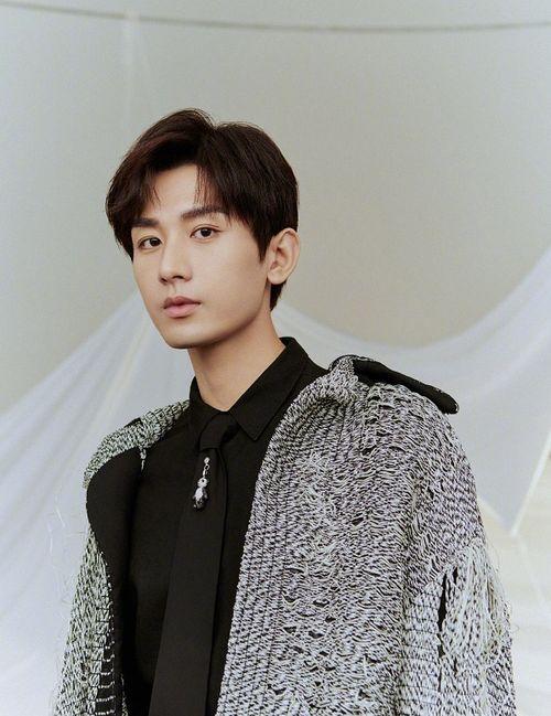 成毅袁冰妍最新爆料领证,幸福领证,共筑爱巢  第2张 成毅袁冰妍最新爆料领证,幸福领证,共筑爱巢  第2张